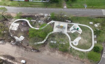 Avanzan los trabajos de renovación integral de la Plaza del Ayuí en la Costanera Norte