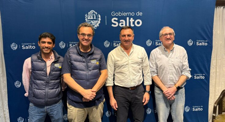 Intendente Albisu recibió a representantes de la Fundación Piso Digno Intendente Albisu recibió a representantes de la Fundación Piso Digno