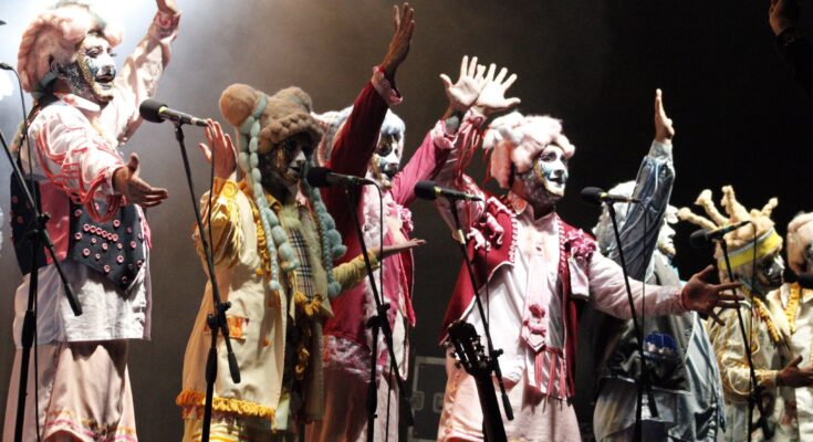 Gran marco de público en el inicio del Concurso de Murgas en el Parque Harriague Gran marco de público en el inicio del Concurso de Murgas en el Parque Harriague