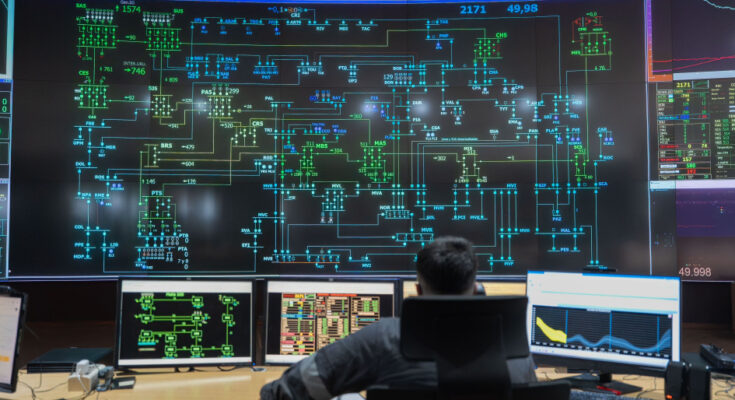 Solidez de sistema eléctrico uruguayo permite abastecer demanda histórica por frío intenso, destacó UTE Solidez de sistema eléctrico uruguayo permite abastecer demanda histórica por frío intenso, destacó UTE