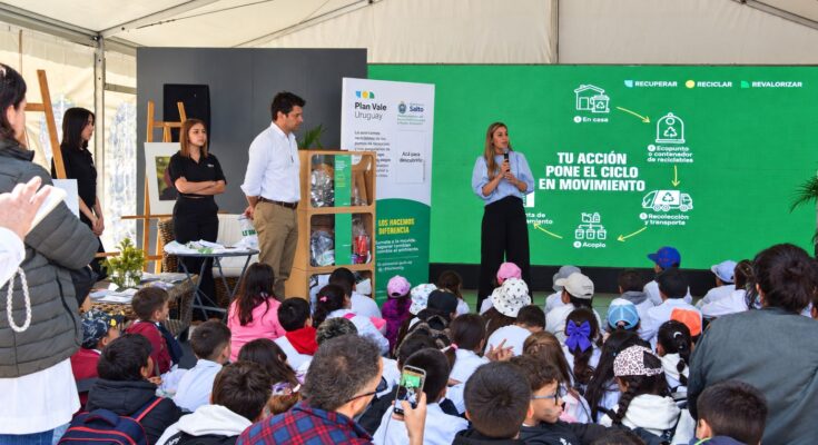 Plan Vale presentó su propuesta en Expo Salto Plan Vale presentó su propuesta en Expo Salto