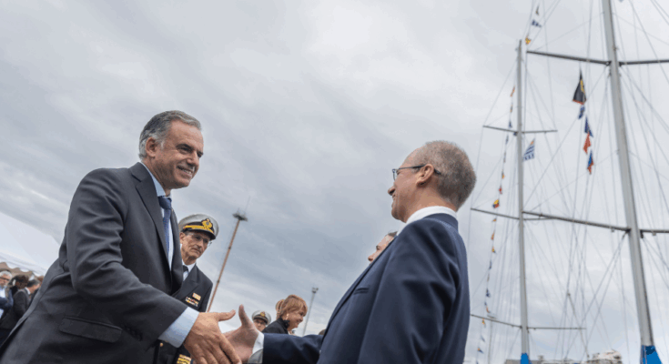 Presidente Orsi encabezó la partida del velero escuela Capitán Miranda