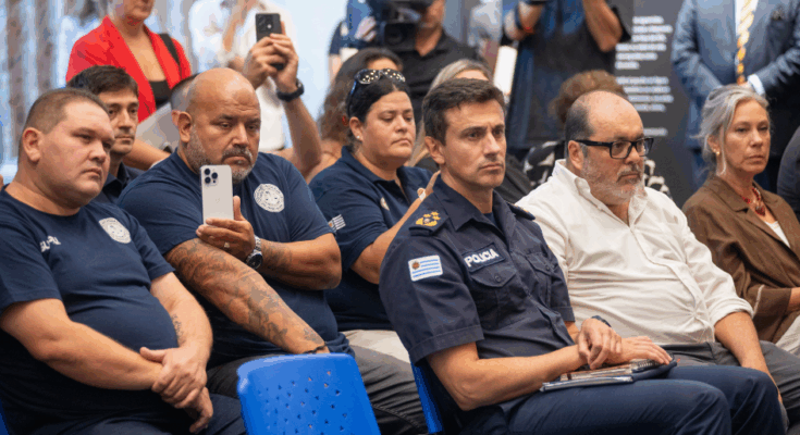 Funcionarios policiales recibirán ayuda financiera para cancelar deudas