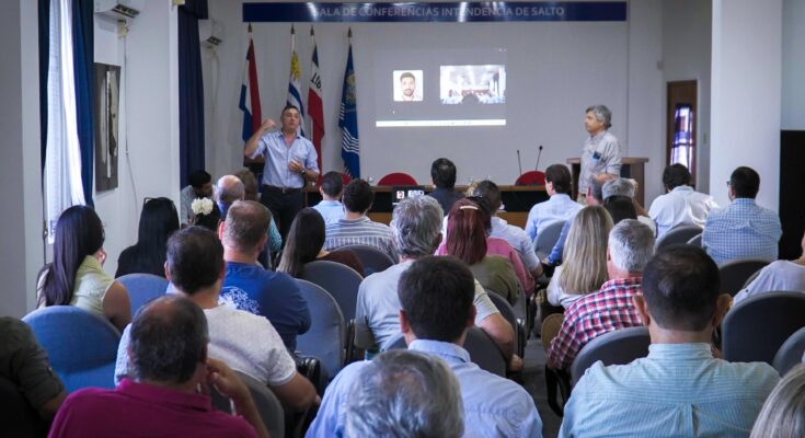 Albisu pidió a ediles una rápida aprobación del Presupuesto para encarar obras y mejoras que Salto necesita Albisu pidió a ediles una rápida aprobación del Presupuesto para encarar obras y mejoras que Salto necesita