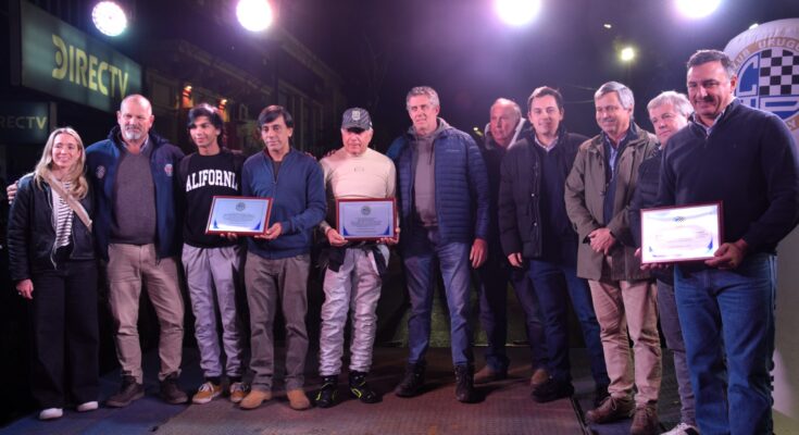 Albisu acompañó la largada simbólica del Rally y Salto vivió una gran fiesta en Plaza Treinta y Tres