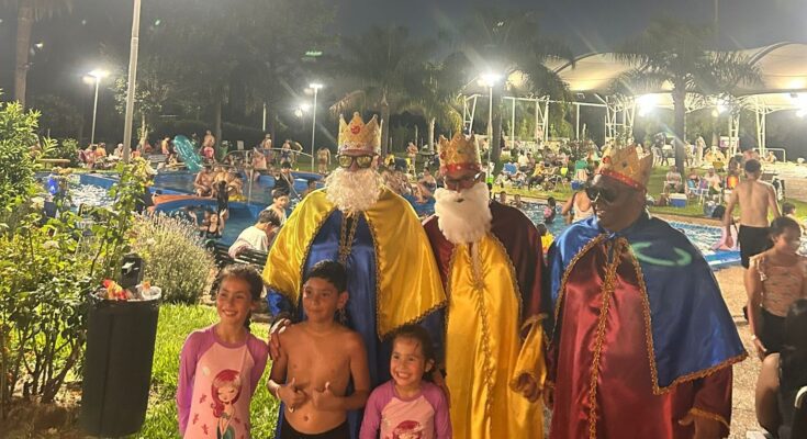 Los Reyes Magos visitaron Termas del Daymán en una jornada con gran presencia de público