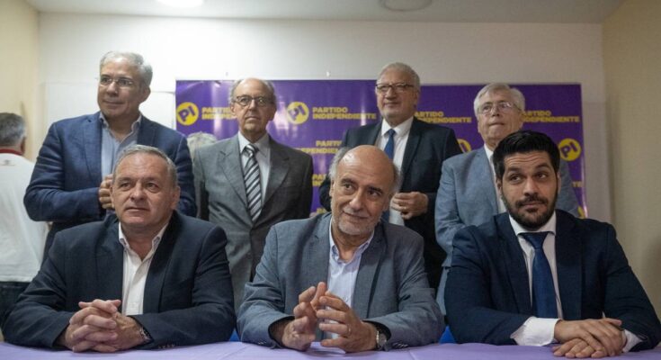 La coalición tuvo su primera reunión de coordinación fuera del Parlamento, sin Cabildo Abierto, para dar una señal de unidad