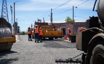 Equipo de Bitumen realizó trabajos en calle Ramón Rivas, en el barrio Dickinson