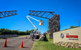 Servicios Públicos realizó tareas de limpieza y acondicionamiento en la Puerta del Trabajo