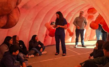 Campaña de prevención del cáncer colorrectal con la muestra del «Colon Gigante»