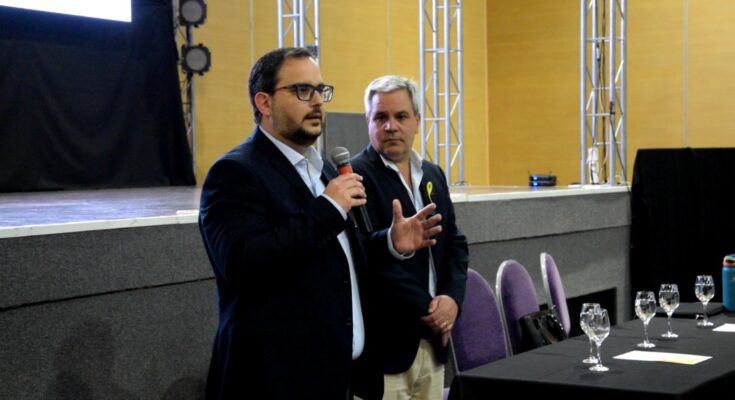 Salto presentó el Espacio de Escucha en el Primer Seminario Binacional de Prevención del Suicidio