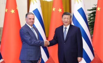 Xi sostiene conversaciones con el presidente de Uruguay