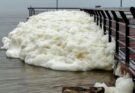 La espuma avistada en algunos sectores del Río Uruguay es de origen natural y no reviste riesgos para la salud ni el ambiente