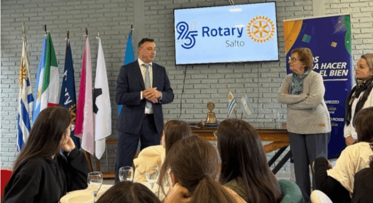 Rotary Club Salto cumplió 95 años de vida con nueva presidente