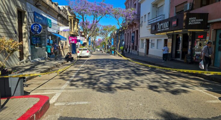 Movilidad Urbana informa: restricción de estacionamiento por trabajos de pintura en calle Uruguay