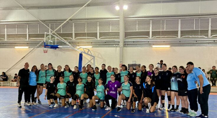 Autoridades del Gobierno de Salto acompañaron a las selecciones uruguayas de handball U13 y U14