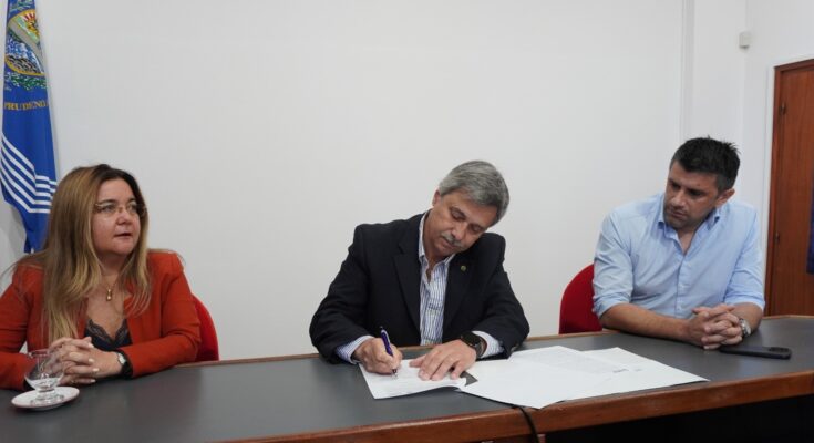 Gobierno de Salto y Universidad Católica del Uruguay firmaron convenio para impulsar la innovación y el desarrollo productivo