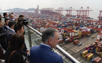 Orsi recorrió el puerto de Shanghái, la terminal logística marítima más grande del mundo