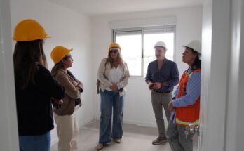DINISU y Gobierno de Salto recorrieron viviendas para el realojo de familias de Asentamiento La Amarilla