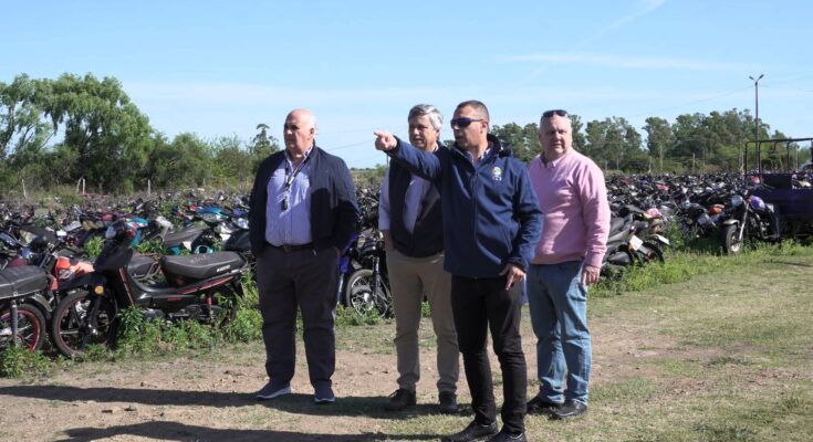 Autoridades del Gobierno de Salto recorrieron distintas dependencias para evaluar condiciones de trabajo y seguridad Autoridades del Gobierno de Salto recorrieron distintas dependencias para evaluar condiciones de trabajo y seguridad