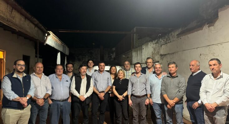 En clave de unidad, renovación y futuro: el Partido Nacional en Salto eligió su nueva Comisión Departamental 2025-2030 En clave de unidad, renovación y futuro: el Partido Nacional en Salto eligió su nueva Comisión Departamental 2025-2030