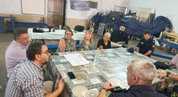 Reunión por Seguridad en Barrio Nuevo Uruguay con Club de Leones Filial Andresito