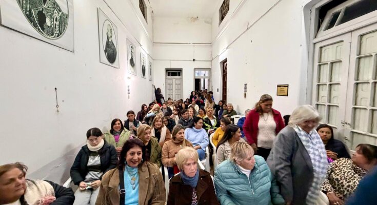 Gran reunión de las mujeres de la Lista 50 para homenajear a las madres Gran reunión de las mujeres de la Lista 50 para homenajear a las madres