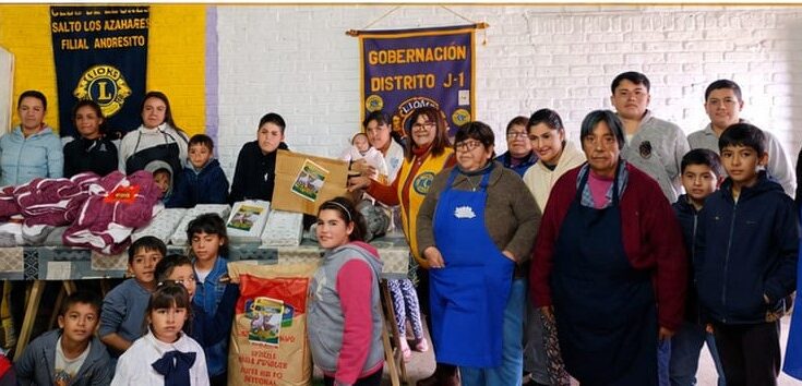 Entrega solidaria en el Club de Leones Salto Los Azahares – Filial Andresito
