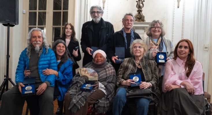 Ocho referentes de la cultura uruguaya recibieron la Medalla Delmira Agustini