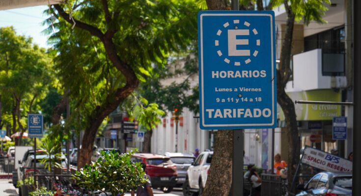 Gobierno de Salto prepara una nueva etapa para la Zona Azul con foco en orden, agilidad y mejor atención al usuario Gobierno de Salto prepara una nueva etapa para la Zona Azul con foco en orden, agilidad y mejor atención al usuario