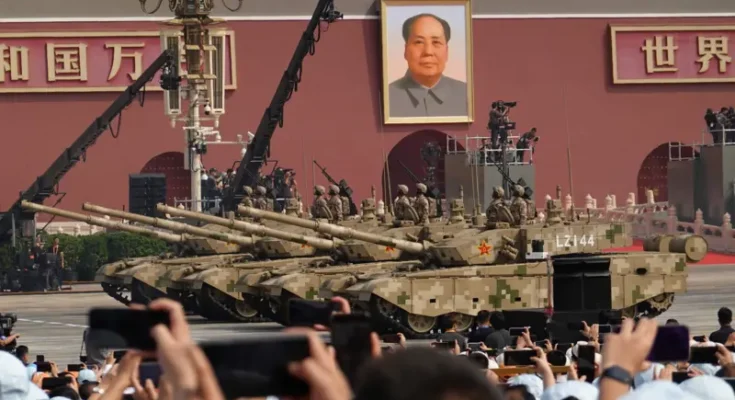 «China es imparable»: Xi Jinping exhibe el poder de su país en un gran desfile militar junto a Putin y Kim Jong-un en Pekín «China es imparable»: Xi Jinping exhibe el poder de su país en un gran desfile militar junto a Putin y Kim Jong-un en Pekín