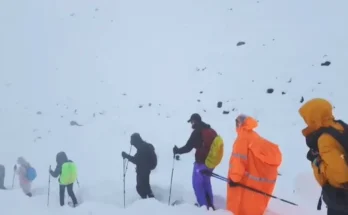 «Tuve suerte de haber salido»: los testimonios de personas rescatadas del Everest tras luchar contra la hipotermia en medio de una feroz tormenta