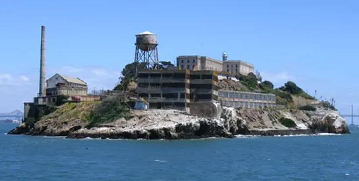 Donald Trump pidió al Congreso 152 millones de dólares para reconstruir a prisión de Alcatraz Donald Trump pidió al Congreso 152 millones de dólares para reconstruir a prisión de Alcatraz