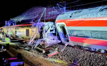 Mueren al menos 7 personas al descarrilar dos trenes de alta velocidad en el sur de España
