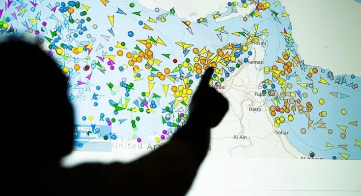 EE.UU. dice que bombardeó instalaciones militares en Irán tras interceptar ataques contra sus barcos en Ormuz