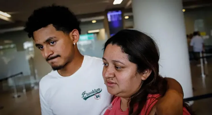 «Me deportaron tras 11 años en EE.UU. y ahora trato de reconstruir mi vida en Honduras, el país donde nací pero que desconozco» «Me deportaron tras 11 años en EE.UU. y ahora trato de reconstruir mi vida en Honduras, el país donde nací pero que desconozco»