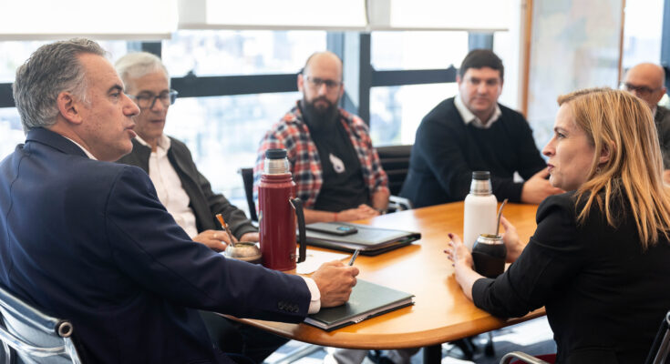 Reunión con Federación Nacional de Municipales inició agenda de trabajo del presidente Orsi con sindicatos Reunión con Federación Nacional de Municipales inició agenda de trabajo del presidente Orsi con sindicatos