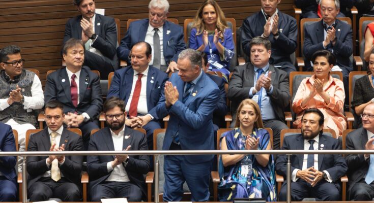 Con la presencia del presidente Yamandú Orsi, Rodrigo Paz asumió como nuevo mandatario de Bolivia Con la presencia del presidente Yamandú Orsi, Rodrigo Paz asumió como nuevo mandatario de Bolivia