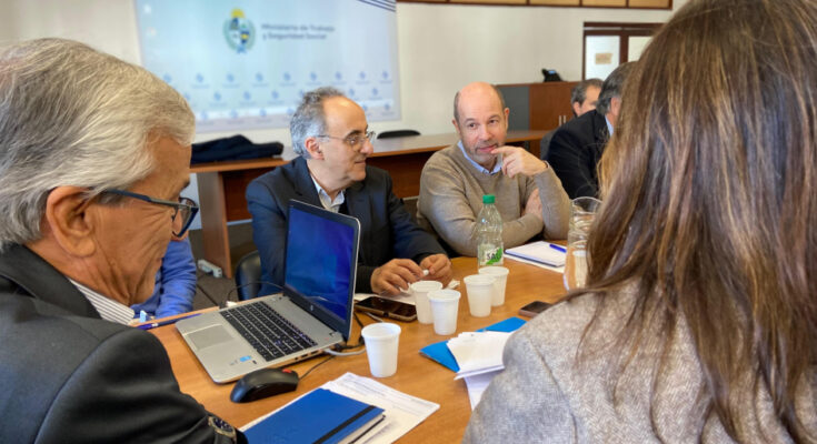 Última ronda de Consejos de Salarios culminó primera fase con 83% de acuerdos Última ronda de Consejos de Salarios culminó primera fase con 83% de acuerdos