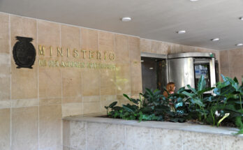 Gobierno sigue con “atención y seria preocupación” los acontecimientos en Venezuela