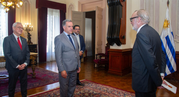 Embajadores de Líbano, Bélgica y Egipto acreditaron presencia de cuerpos diplomáticos en Uruguay Embajadores de Líbano, Bélgica y Egipto acreditaron presencia de cuerpos diplomáticos en Uruguay