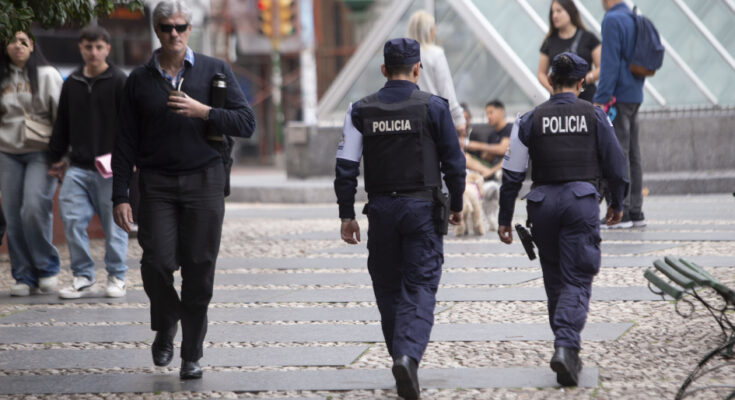 Interior presentó datos estadísticos preliminares: homicidios cayeron 3,4%, rapiñas 10% y hurtos 8,3% Interior presentó datos estadísticos preliminares: homicidios cayeron 3,4%, rapiñas 10% y hurtos 8,3%