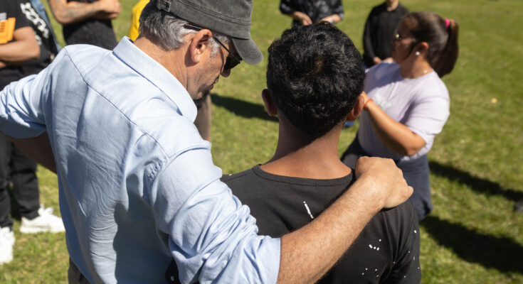 Orsi con jóvenes de la Colonia Berro: “Estamos a tiempo de darles una oportunidad”