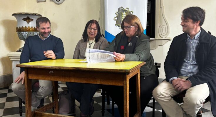Udelar y UTU firmaron dos convenios buscando consolidar el trabajo conjunto en educación terciaria en Salto Udelar y UTU firmaron dos convenios buscando consolidar el trabajo conjunto en educación terciaria en Salto