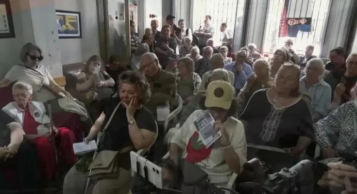 Militantes del Frente Amplio cuestionaron la gestión de Orsi y pidieron «más políticas de izquierda» Militantes del Frente Amplio cuestionaron la gestión de Orsi y pidieron «más políticas de izquierda»