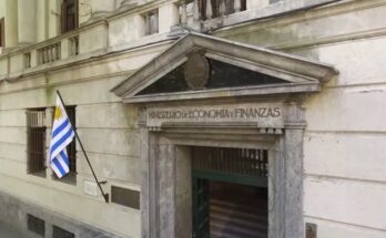 Ministerio de Economía tiene llamados laborales vigentes para varios cargos con sueldos de casi 65.000 pesos