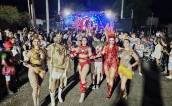 Mulambé cerró ciclo de presentaciones de escuelas de samba de Salto, previo al Carnaval 2026