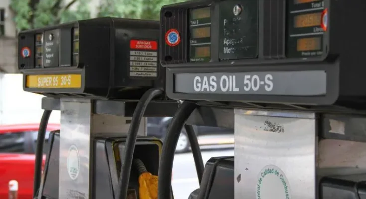 Informe de la Ursea recomienda una suba de la nafta y descenso de los precios del gasoil y el supergás Informe de la Ursea recomienda una suba de la nafta y descenso de los precios del gasoil y el supergás