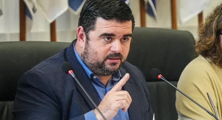 Intendente de Paysandú pidió «cuidar al presidente» ante la polémica por la compra de una camioneta Intendente de Paysandú pidió «cuidar al presidente» ante la polémica por la compra de una camioneta