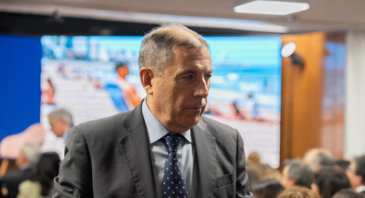 Oddone: Exitosa colocación de bonos por 1.300 millones de dólares fortalece credibilidad de Uruguay y su capacidad de inversión Oddone: Exitosa colocación de bonos por 1.300 millones de dólares fortalece credibilidad de Uruguay y su capacidad de inversión